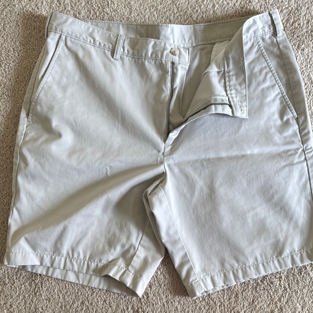 Men's Jos A. Banks khaki Shorts